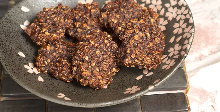 banana, oat and cocoa cookies