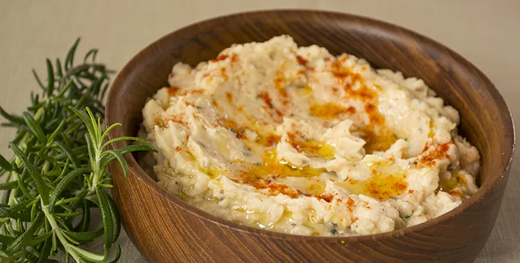 Creamy bean spread for sandwiches or as a dip