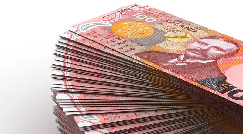 Enter the Early-Buy draw to be in to win $10,000 in cash. Image shows a huge pile of $100 notes.